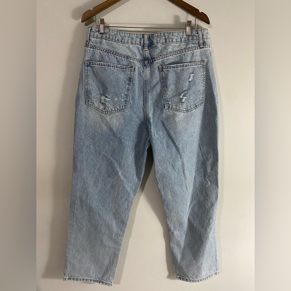 No Boundaries - Light wash distressed Jean pants - Picture 8 of 11